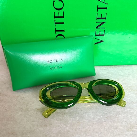 BOTTEGA VENETA Women's Green Cat Eye Sunglasses 703244 - Picture 14 of 16